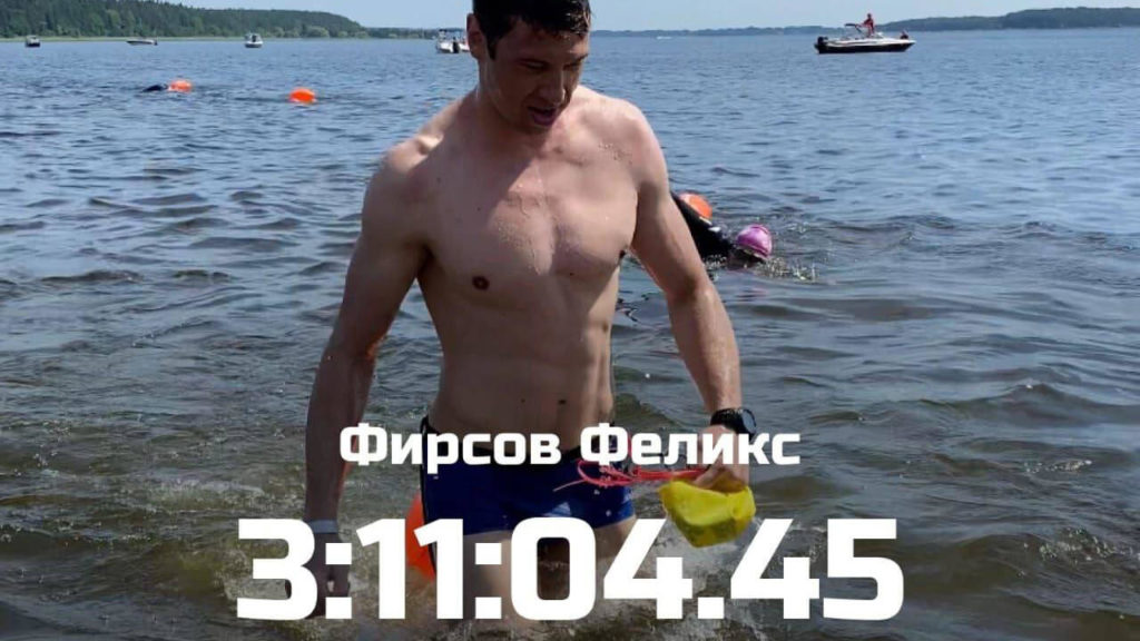 Интервью с Феликсом Фирсовым об участии в соревнованиях по плаванию.
